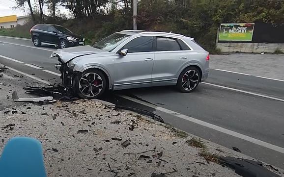 UŽAS NA PUTU U direktnom sudaru 2 vozila poginula jedna osoba