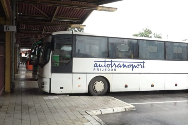 Obećanje radnicima “Autotransporta” pali autobuse