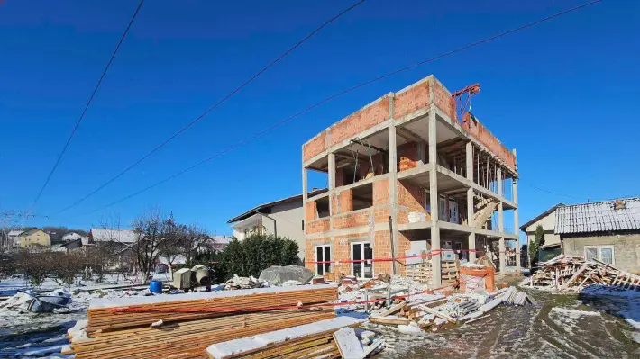 Privatni objekat ugrožava napajanje strujom u većem dijelu Banjaluke!
