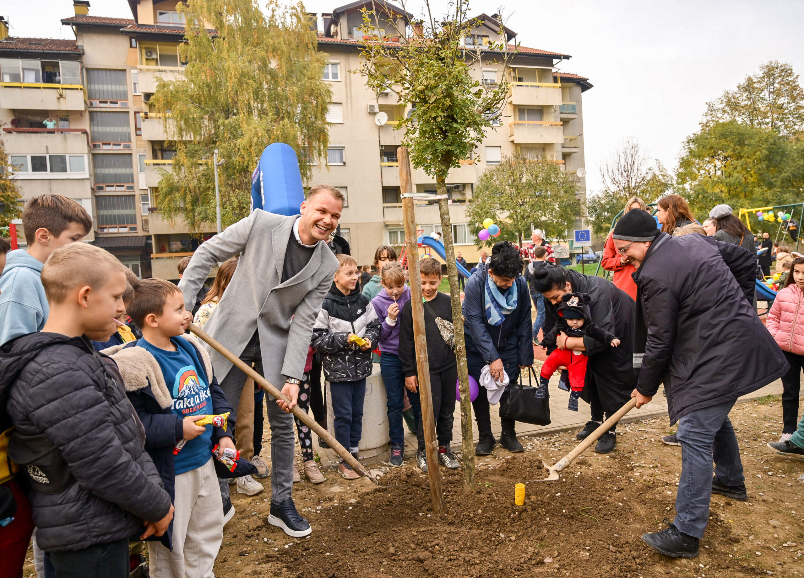 JOŠ JEDAN PROJEKAT EVROPSKE UNIJE Banjaluka dobila novo moderno dječije igralište u Obilićevu (FOTO)