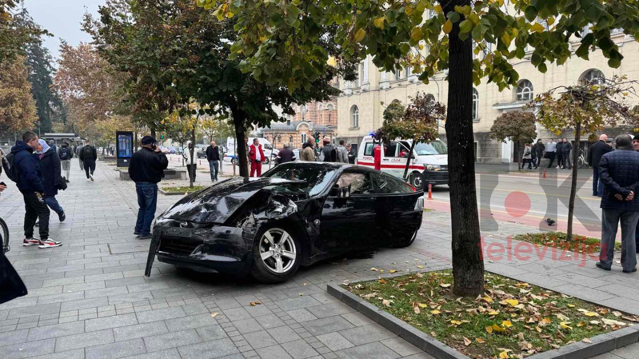 Četiri osobe povrijeđene u sudaru “nissana” i “fiata kod Gradske uprave