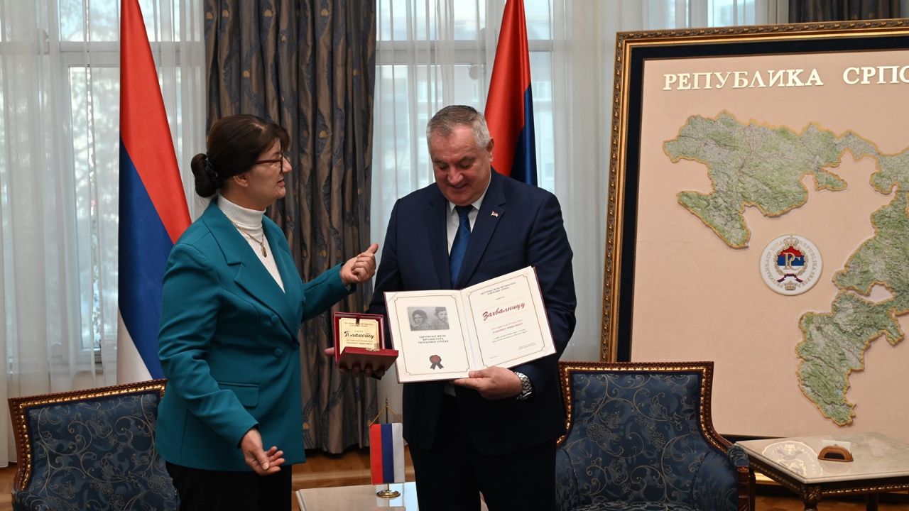 Višković razgovarao sa predsjednicom Udruženja žena žrtava rata Republike Srpske