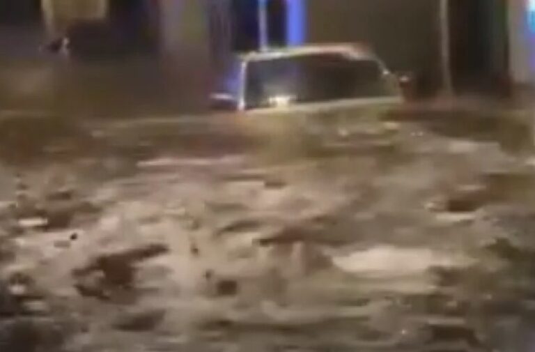 Oluja prijeti Evropi, zastrašujući snimak bujice koja prolazi kroz grad (VIDEO)