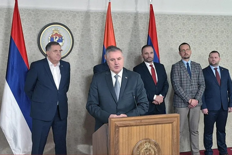 Višković o posjeti Kurtija: Odakle vam pravo na to?