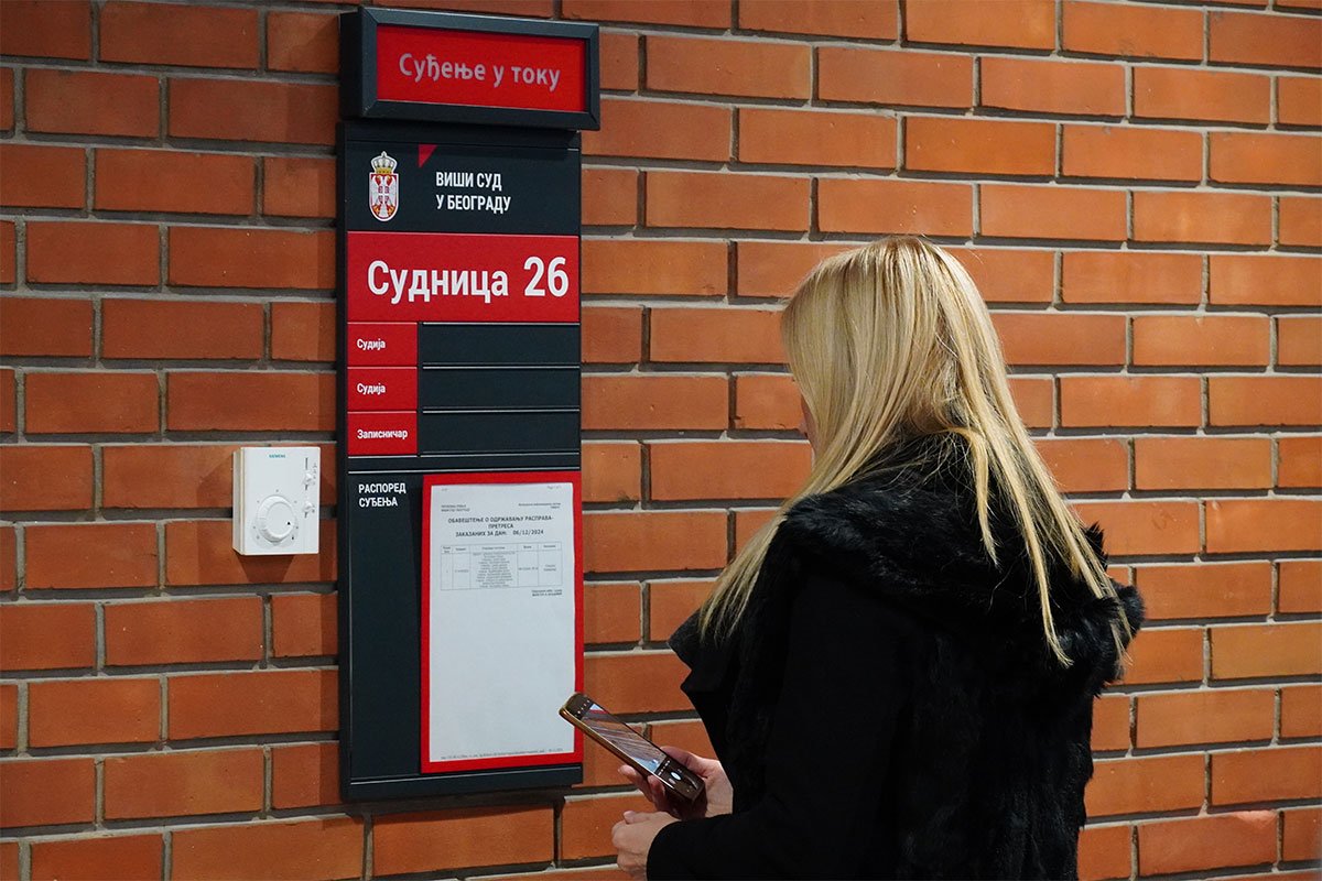Razredna iz “Ribnikara” opet nije došla u sud, izrečena joj kazna: “Nije njoj najteže”