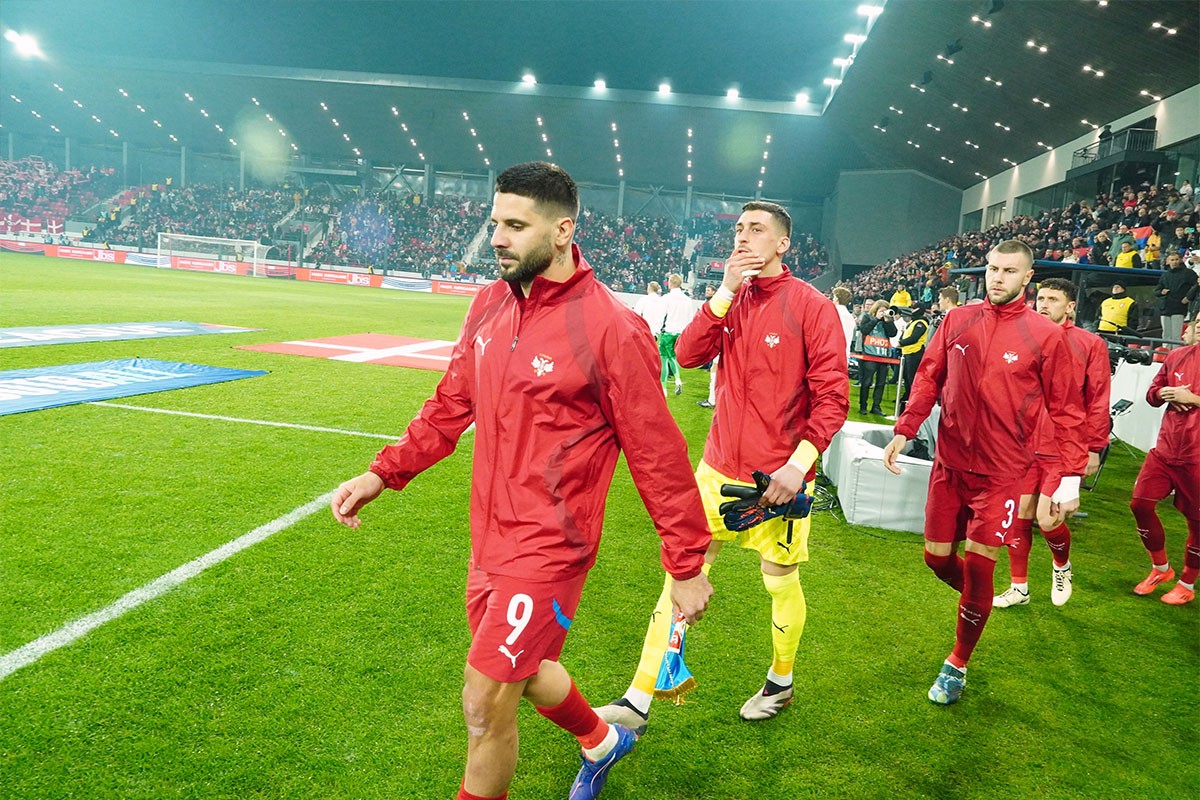 UEFA žestoko kaznila Fudbalski savez Srbije