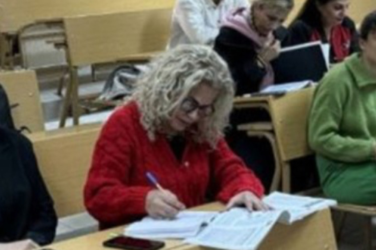 Penzionerka upisala treći fakultet kako bi motivisala sina