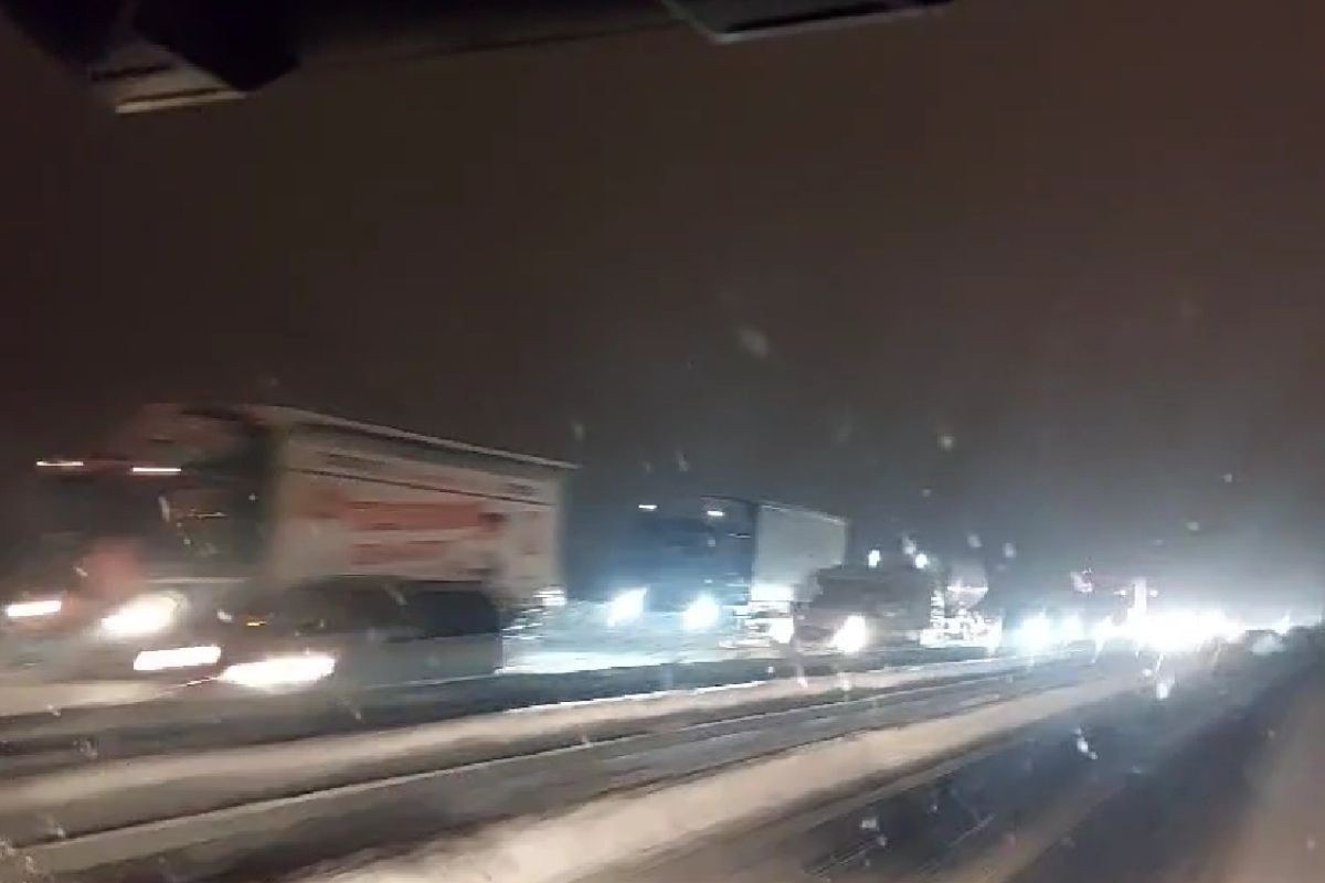 Blokiran auto-put Prnjavor-Doboj (VIDEO)