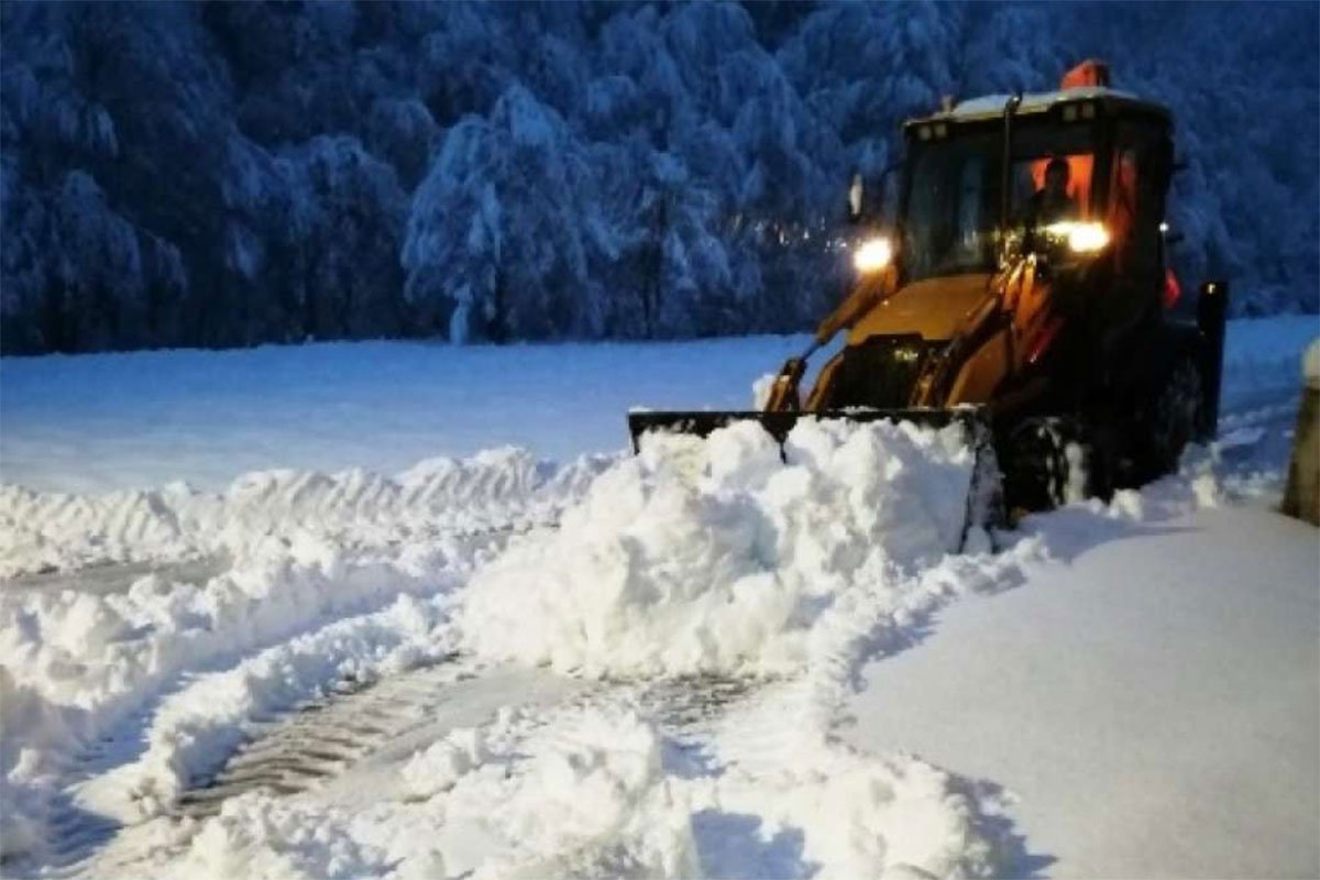 U četiri grada BiH: I vojska čisti snijeg