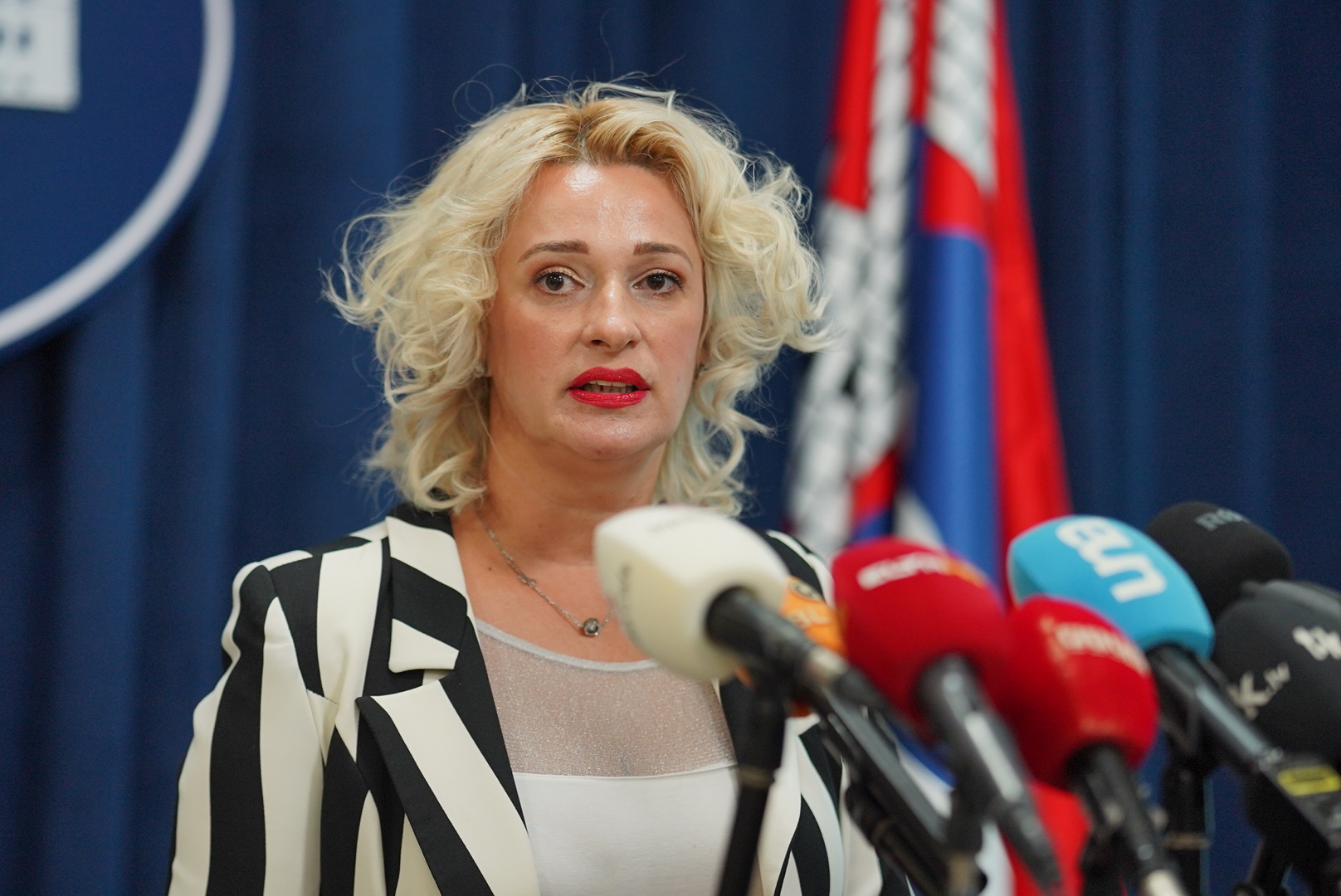 “REAKTIVNA MJERA” Basara: Premijer Višković najavio povećanje plata zbog prijetnji štrajkom