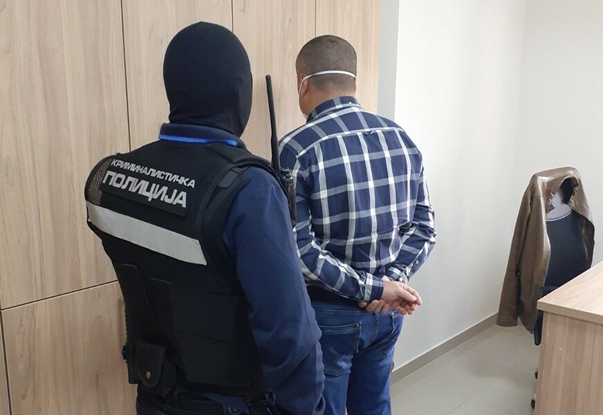 “PALI” ZBOG PRIMANJA MITA Poreskim inspektorima 4 i po godine zatvora i 9.000 KM novčane kazne