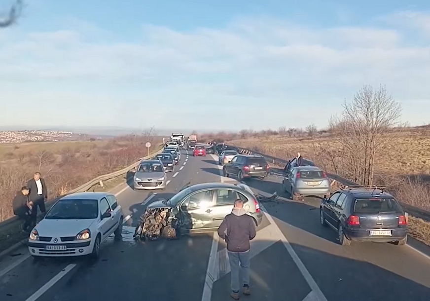 Oglasilo se Ministarstvo odbrane o Gašićevom udesu “Civilni automobil udario u službeno vozilo”