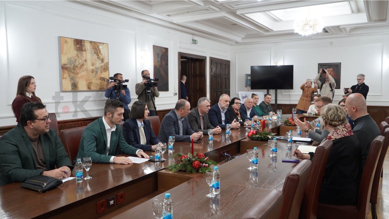 U Banjaluci počeo sastanak gradonačelnika sa odbornicima i poslanicima