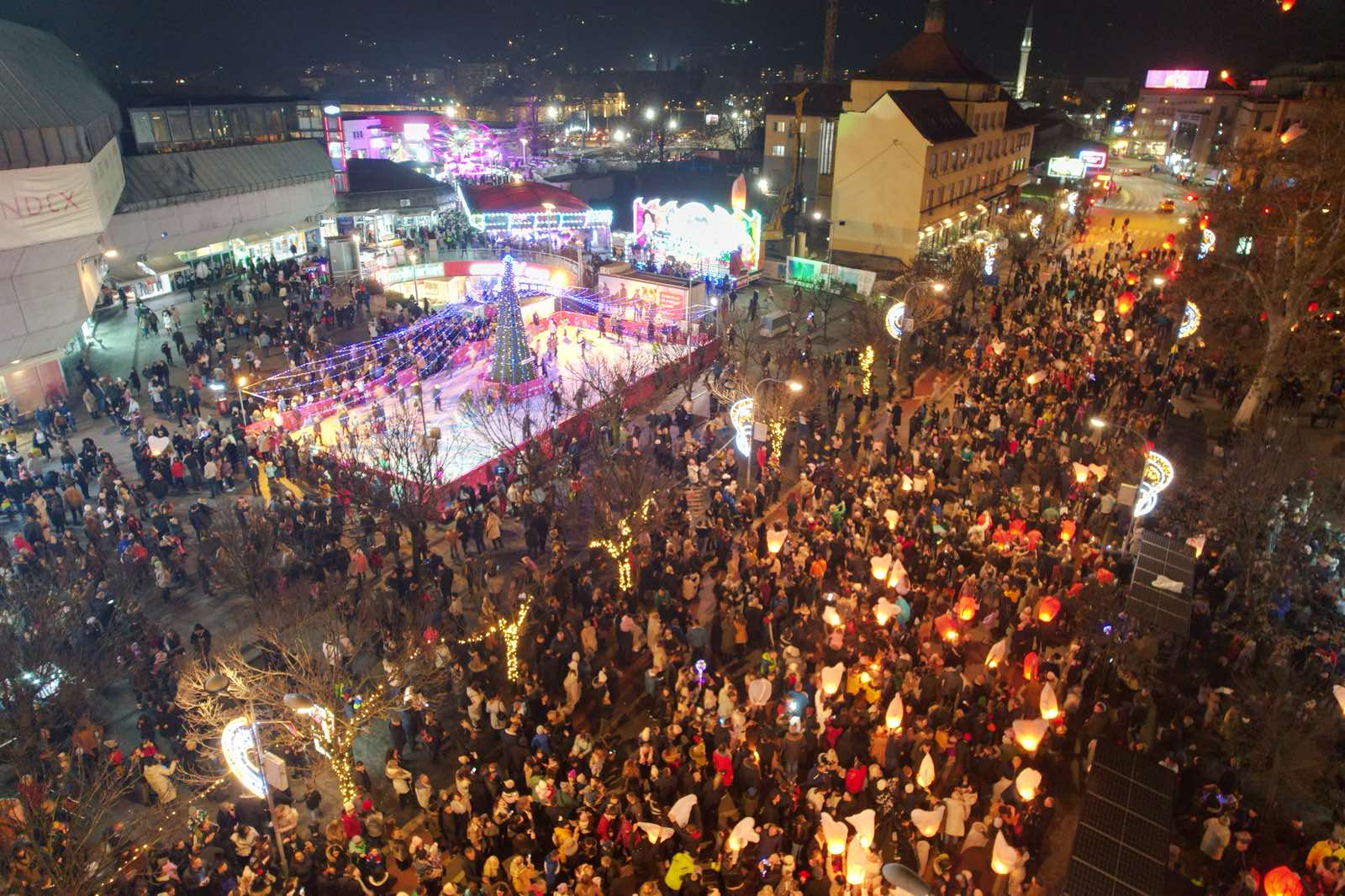 VILE, VILENJACI, DJED MRAZ Otvorenje „Zimzobala“ privuklo brojne posjetioce (FOTO)