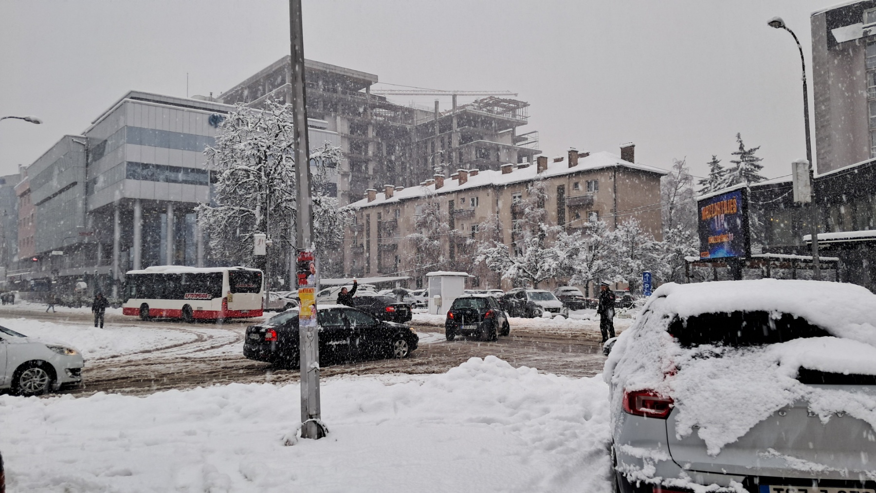 OBILNI SNIJEG U NAREDNA TRI DANA Meteorolozi upozoravaju da će premašiti uobičajene zimske vrijednosti, na planinama će napadati i preko 1 metra