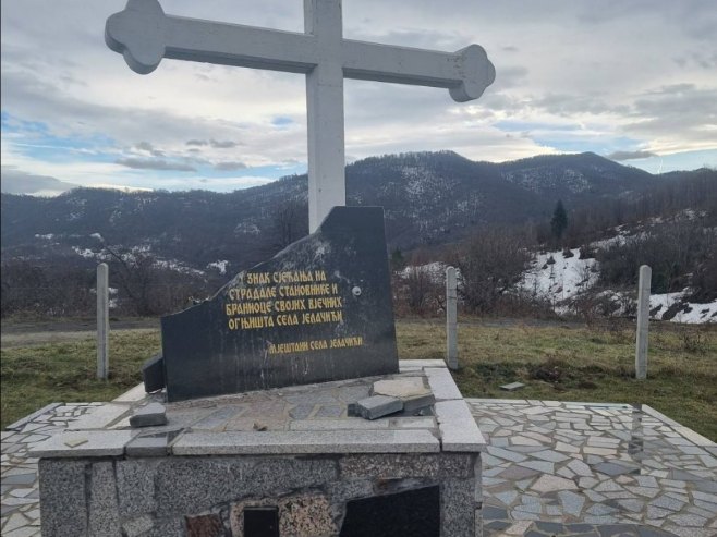 Ponovo oskrnavljena Spomen ploča u selu Јelačići kod Kladnja (FOTO)