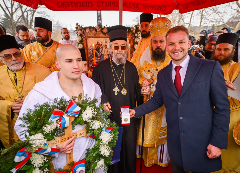 “Plivanje za Časni krst je simbol hrabrosti” Stanivuković čestitao Davidu Dardiću