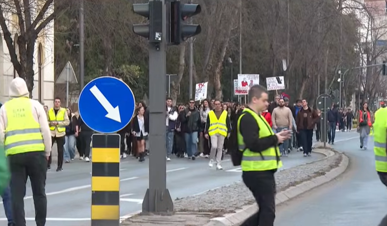 Protesti dijela studenata u SRBIJI iz DRUGOG UGLA