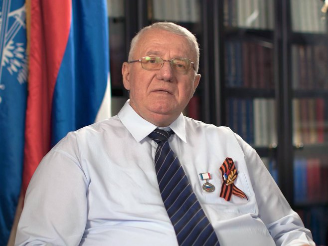 Šešelj: Dodik da ne ide na izricanje presude, a Skupština da je ne prizna