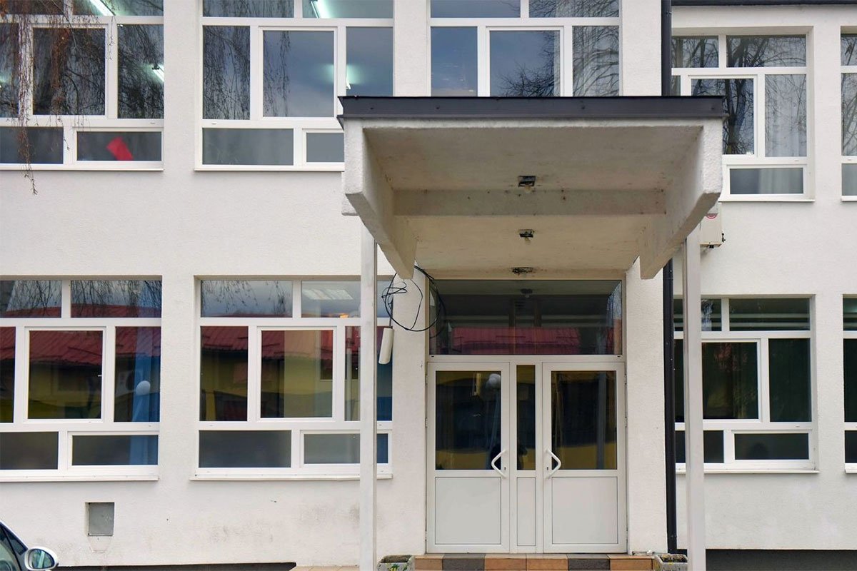U bijeljinskoj Gimnaziji muk i tuga zbog pogibije dvije učenice