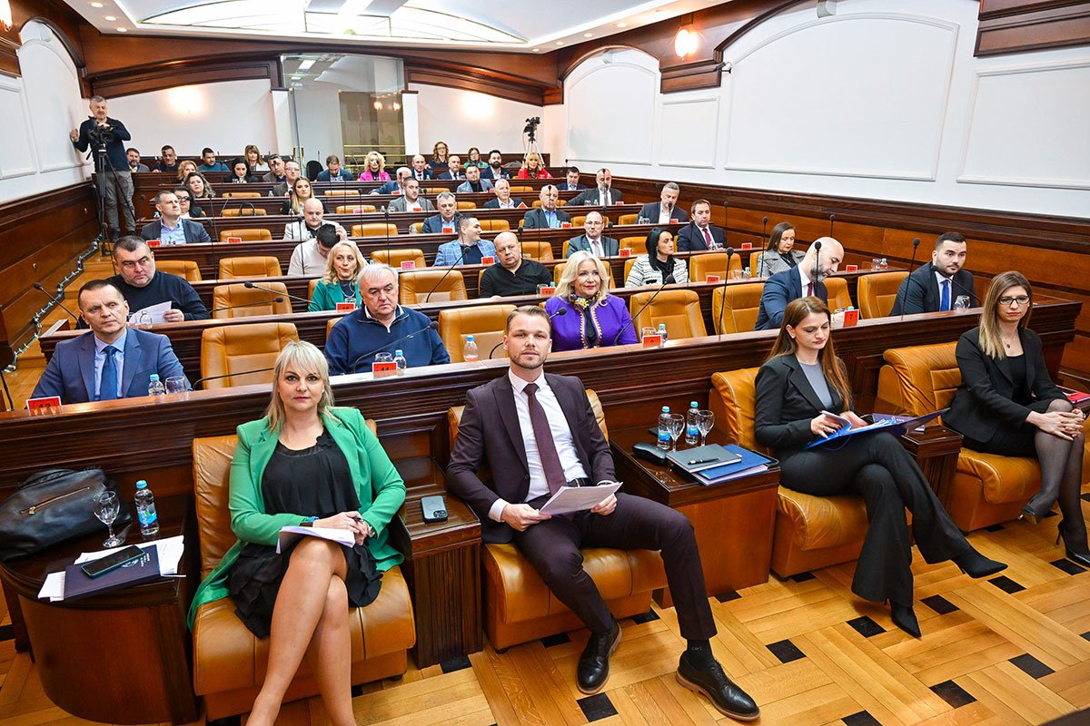 Radojičić predložio nekoliko hitnih tačaka, Stanivuković izrazio spremnost za vanrednu sjednicu
