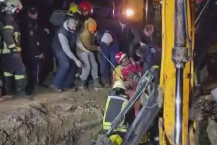 Poznato zdravstveno stanje radnika na koje se obrušila zemlja (VIDEO)