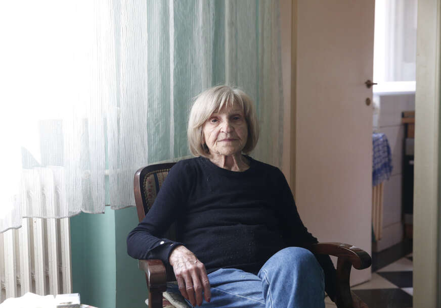 MIRA BANJAC ZAVIJENA U CRNO Legendarnoj glumici preminuo sin jedinac