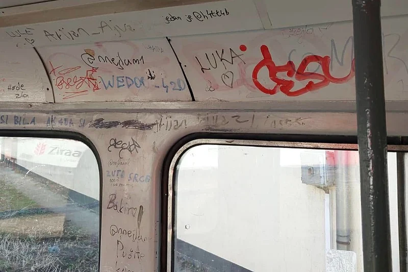 Šteta komentarisao urednost tramvaja u Sarajevu i poručio: Napiši Luki na papir da ga voliš, ljepše je