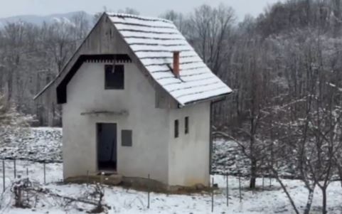 (VIDEO) Selimovića prijavili mještani: Ovo je kuća u kojoj se krio DVOSTRUKI UBICA iz Kalesije