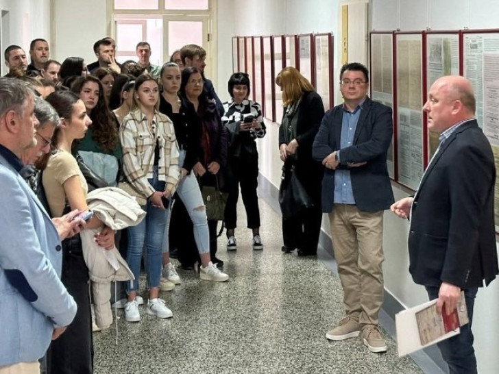 Na Filozofskom fakultetu otovorena izložba: “Štampa u Bosanskoj Krajini 1918-1941“