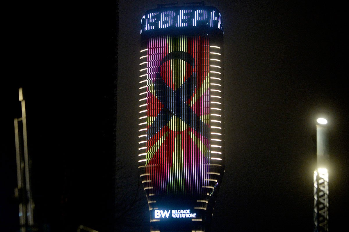 Na kuli Beograd video podrške povodom tragedije u Kočanima