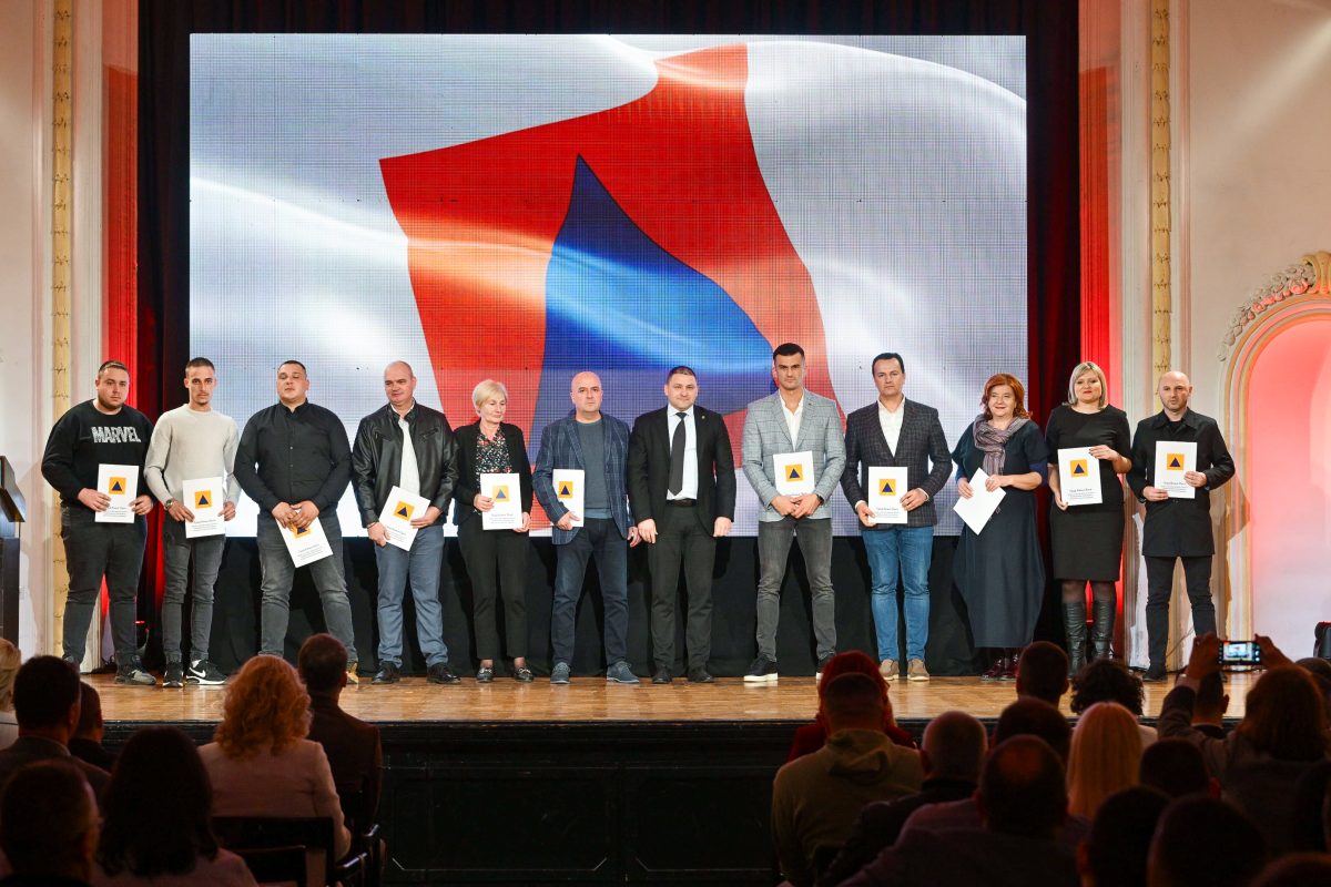 BANJALUKA IMA NAJMLAĐU VATROGASNU BRIGADU U BIH Akademija povodom Međunarodnog dana civilne zaštite