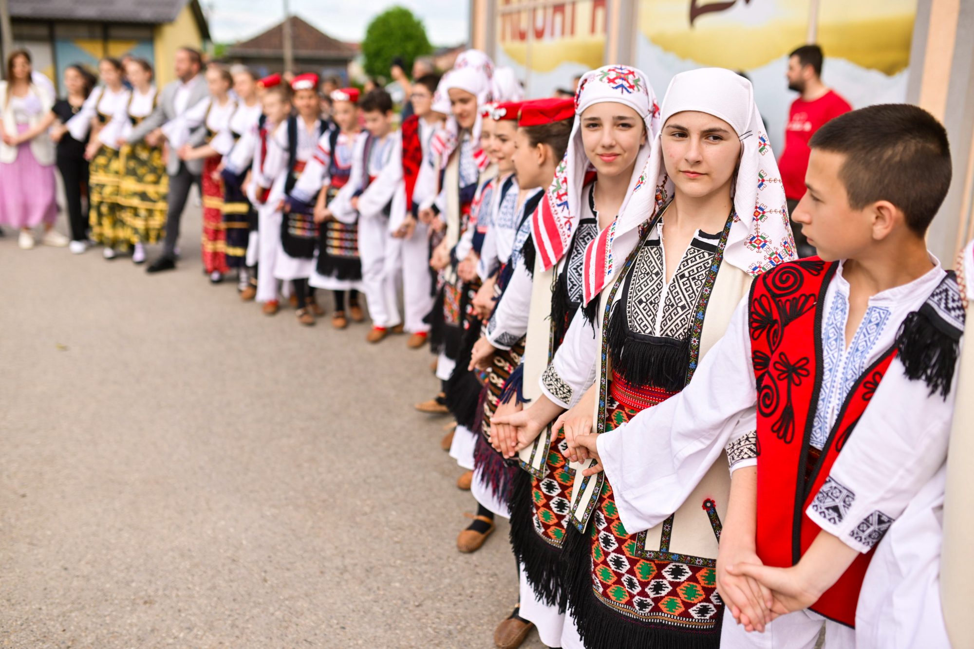 NAJVEĆE KOZARAČKO KOLO Više stotina učesnika za Dan grada Banjaluke