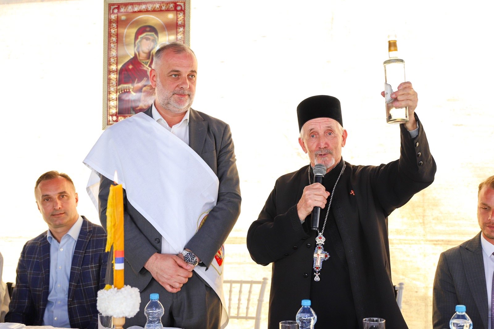 Milanović kumovao slavi hrama Svetog Vasilija Ostroškog u Priječanima