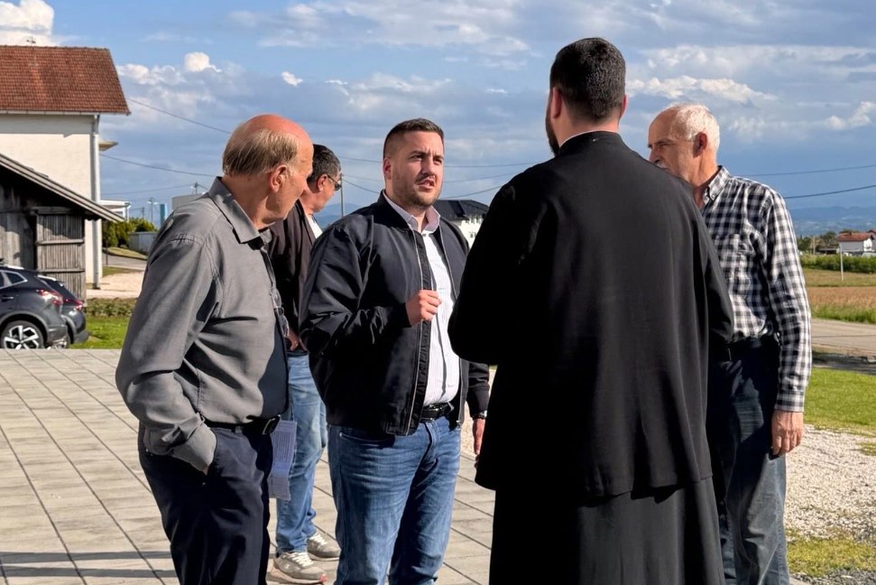 Drinić posjetio parohiju Lamovita: Podijelili smo radost zbog svega što smo zajedno uradili i nazdravili za ono što ćemo tek da uradimo