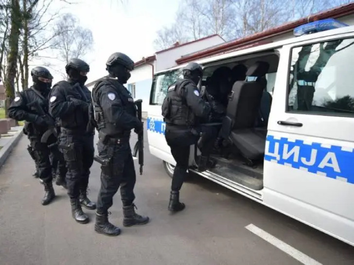 Policija pretresa više lokacija – zaplijenjena droga