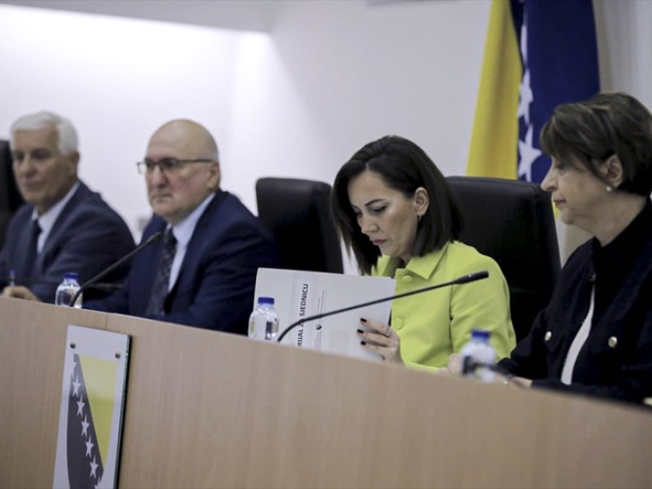 I članovi CIK-a na tapetu