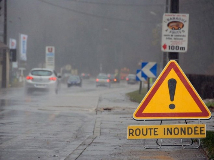 Oluje harale Francuskom: Dvoje mrtvih, vjetar nosio sve pred sobom!