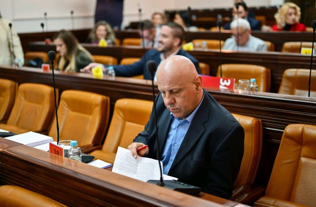“DOMAĆINSKI PREMA GRADU” Mandić traži da se riješi problem sa naplatom parkinga u Banjaluci