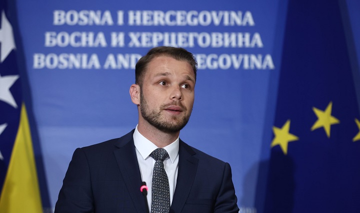 Stanivukovićeva brutalna poruka Dodiku: Rečeno vam je prije 15 godina da podvučete crtu, sad vam ja to kažem