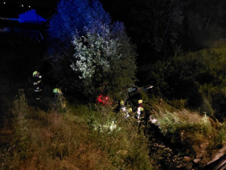 Troje povrijeđenih u nesreći u Motikama, intervenisali vatrogasci