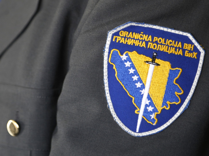 Kako je Granična policija „lovila u mutnom“