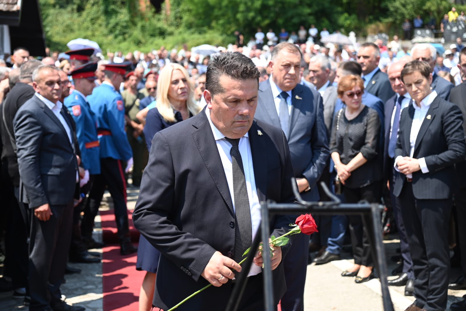 Stevandić u Bratuncu: „Nećemo dozvoliti ignorisanje i ponižavanje srpskih žrtava“
