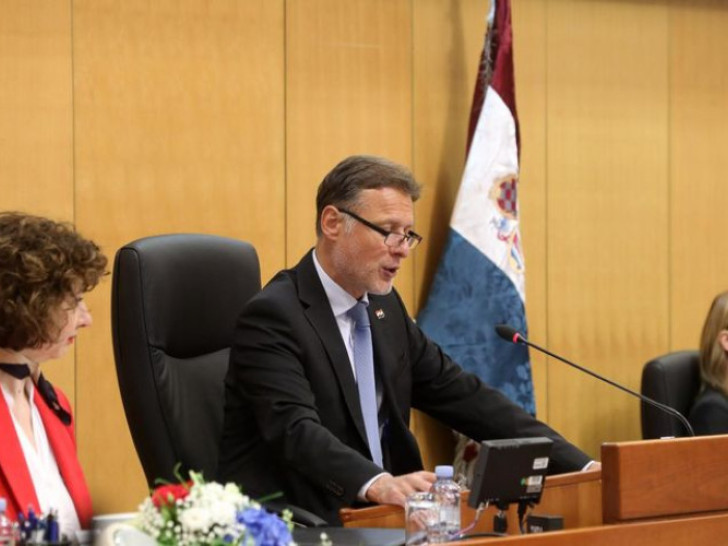 Jandroković osudio paljenje srpske zastave i ustaški poklič