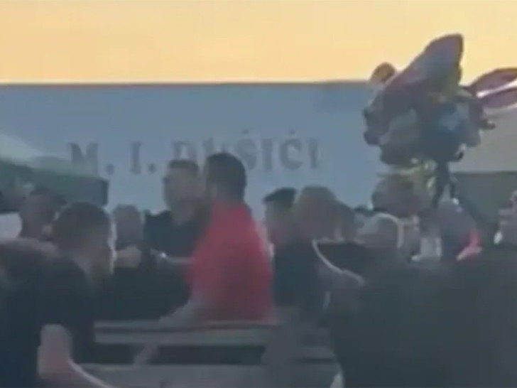 Potukli se na koridi, povod opklada