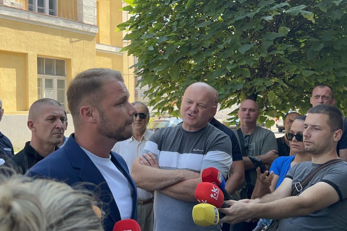 Drama ispred Sokolskog doma: Verbalni sukob Stanivukovića i Rodića