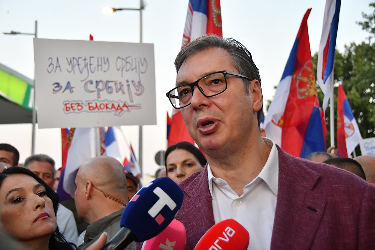 Vučić na skupu protiv blokada: “Okupilo se 55.000 ljudi”