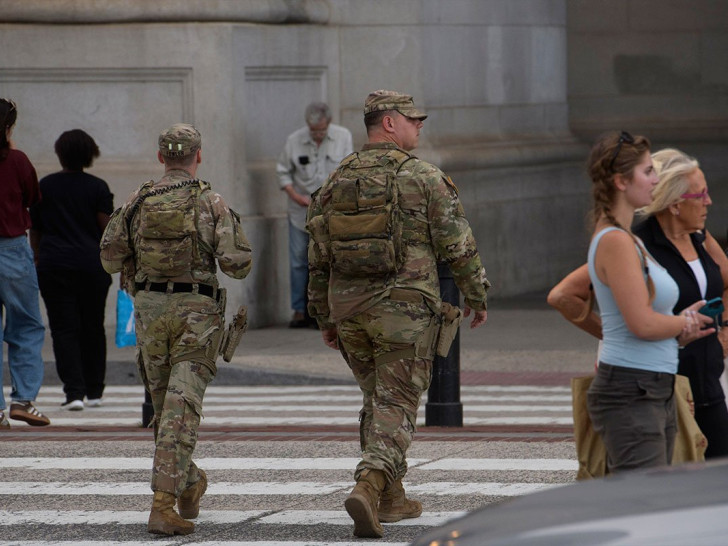 Naoružani vojnici na ulicama Vašingtona