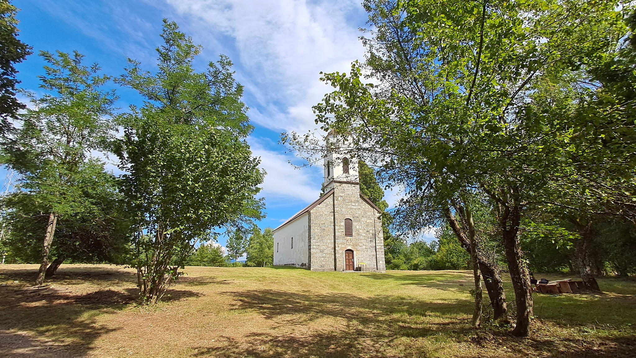 Raduč: Crkva u kojoj je kršten Milutin Tesla odolijeva vremenu već 300 godina!