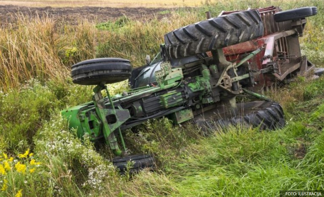 Još jedna tragedija u BiH: Traktor sletio s puta, muškarcu nije bilo spasa